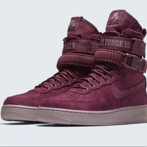 The W SF Nike AF1’s FIF in vintage wine
